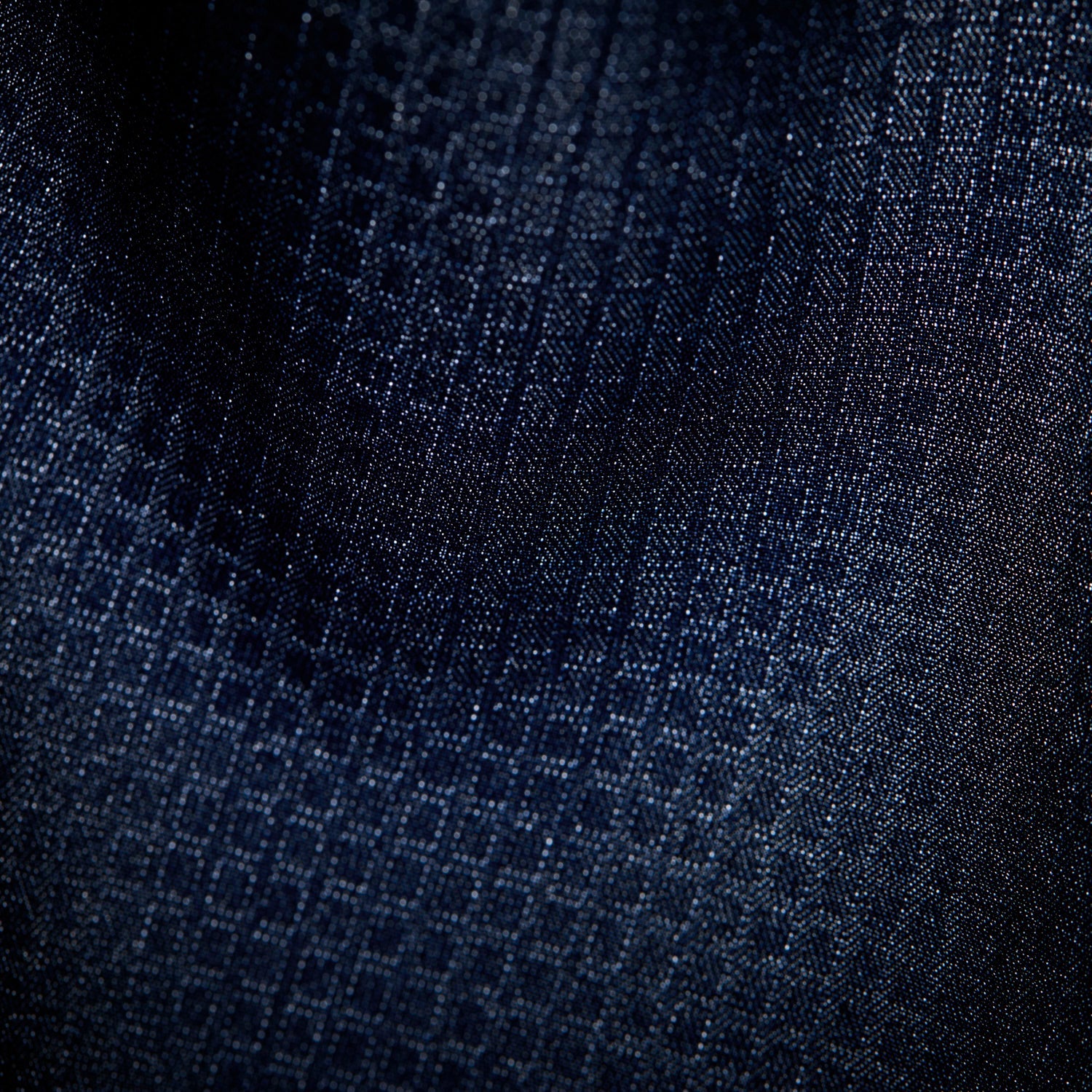 Ezmar-Light-Kortaermet-Blaa-Geoff-Anderson-Closeup-1.jpg