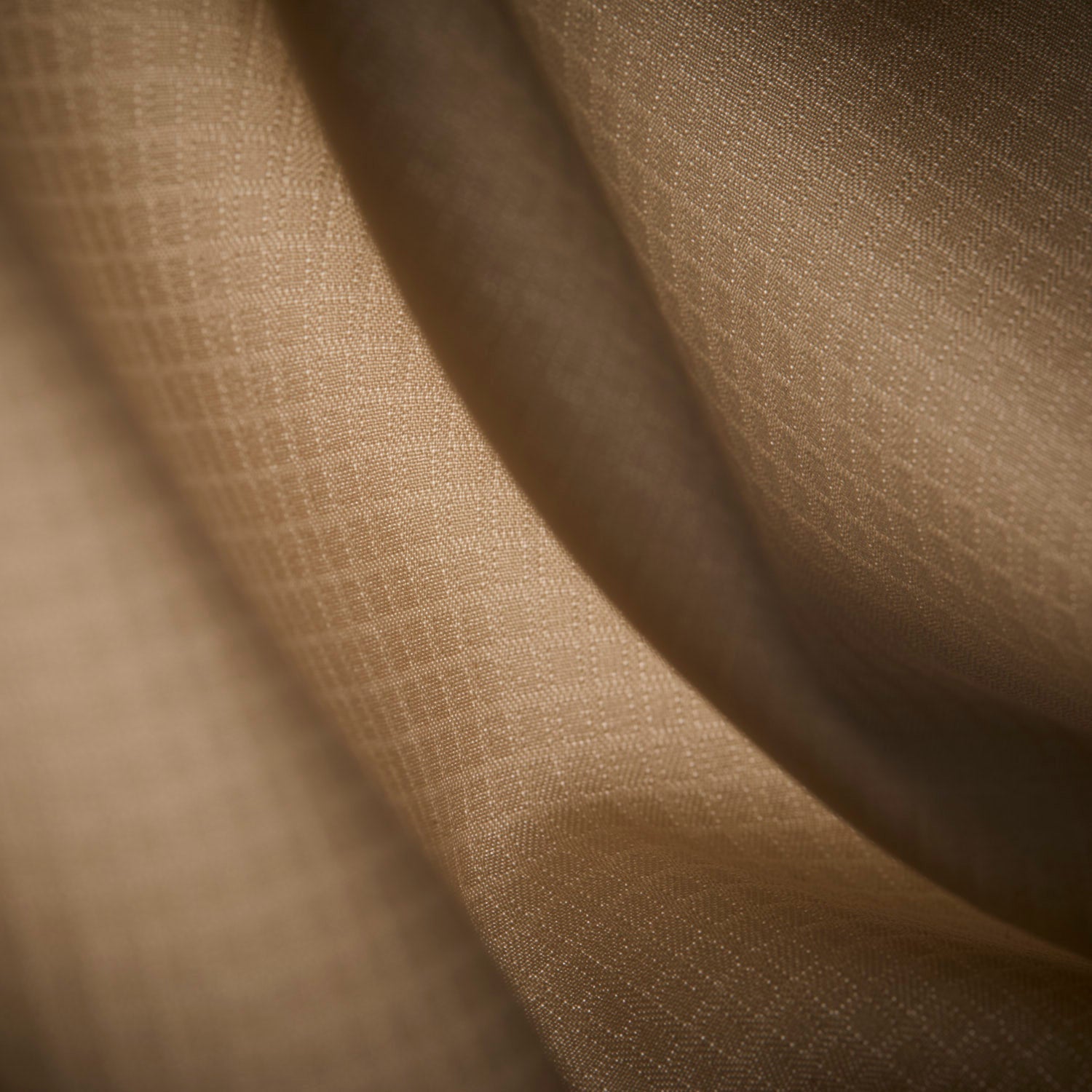 Ezmar-Light-Langaermet-Khaki-Geoff-Anderson-Closeup-1.jpg
