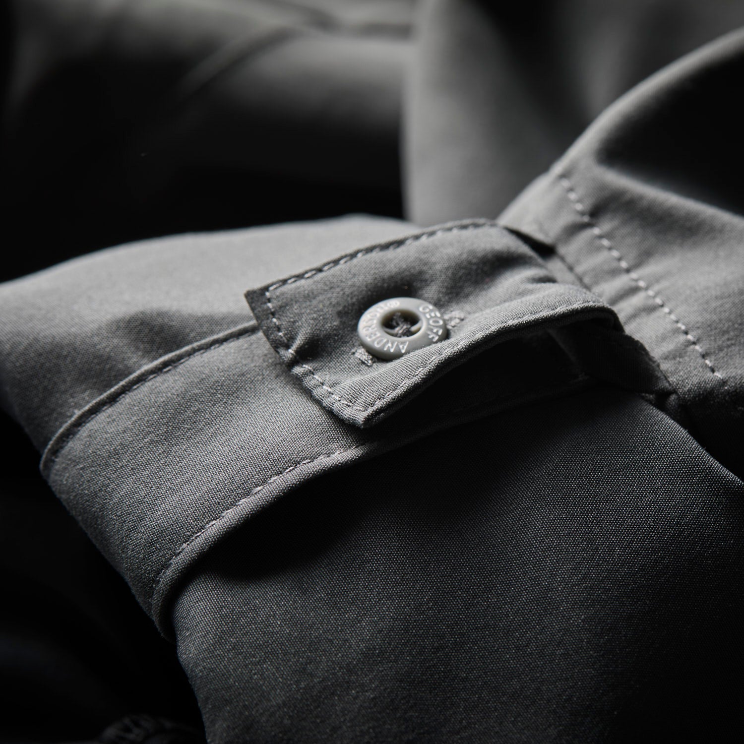 Ezmar-Midweight-Soft-Graa-Geoff-Anderson-Closeup-5.jpg
