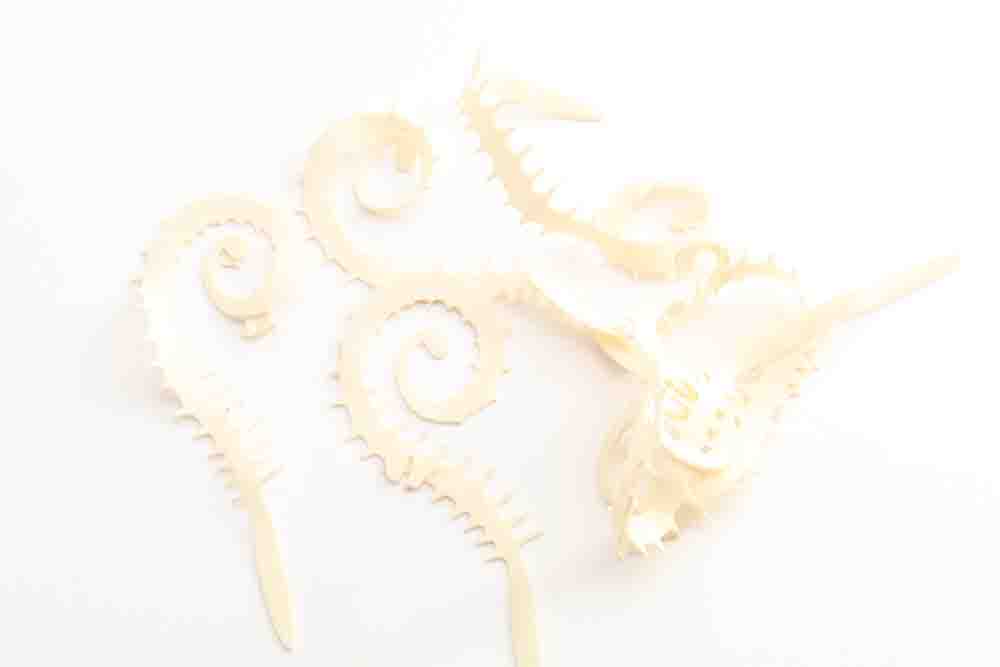 Spiked Rolla tails - White