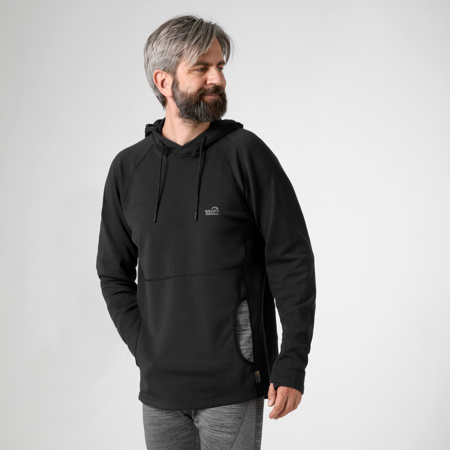WizWool-335-Hoodie-Sort-Geoff-Anderson(3).jpg