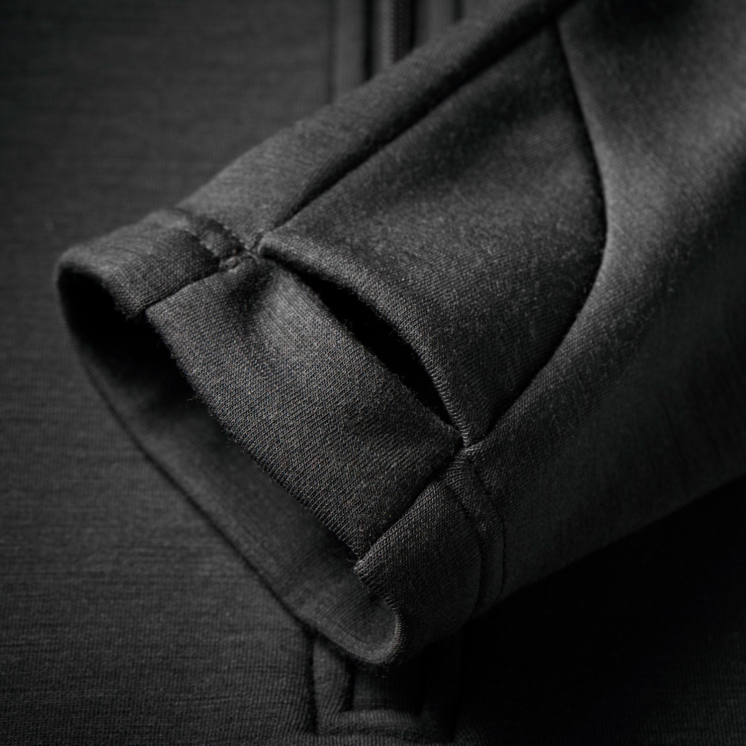 WizWool-335-Hoodie-Sort-Geoff-Anderson(5).jpg