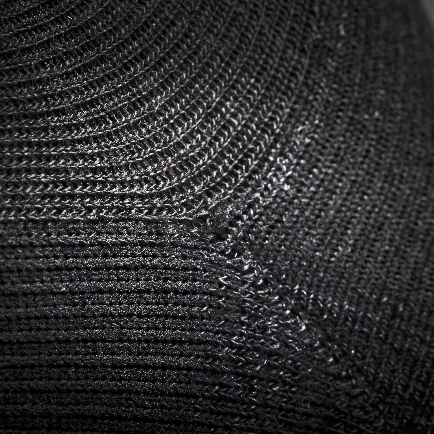 wizwool-merino-sokker-MidWeight-geoff-anderson-closeup-4.jpg